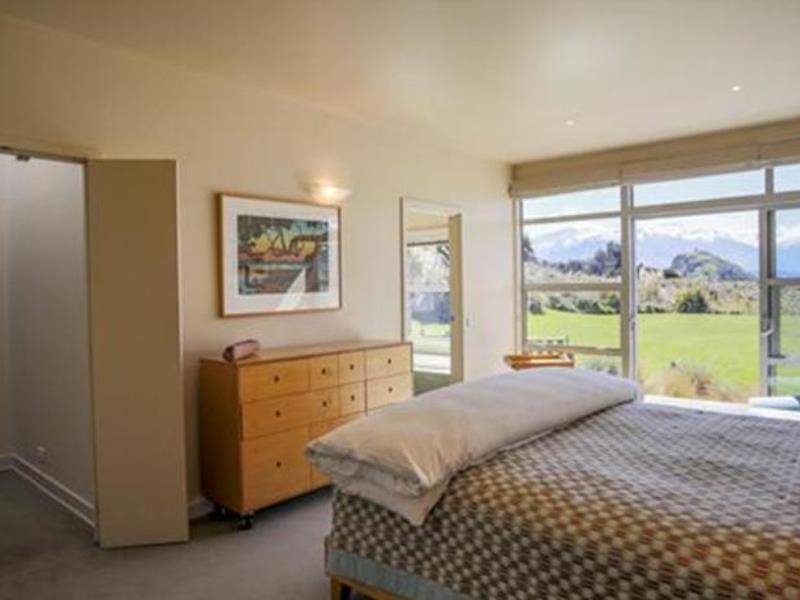 Whare Kea And Holiday home *