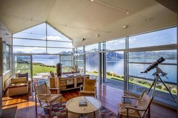 Whare Kea And *