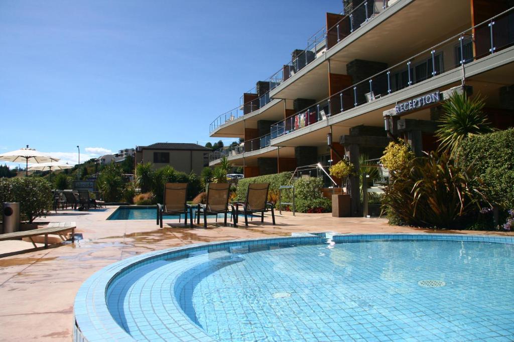 Lakeside Aparthotel
