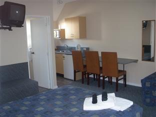 Manuka Crescent Motel