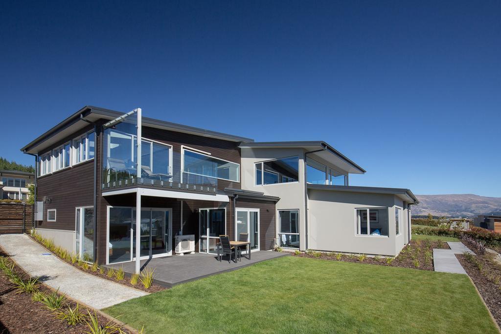 Forest Heights - Sleeps 8 - & Mountain Views - Pool & Sauna
