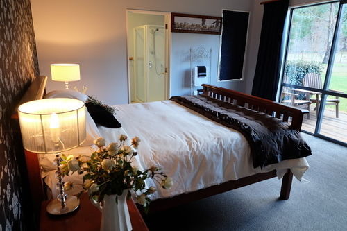 Mount Maude Country Hotel