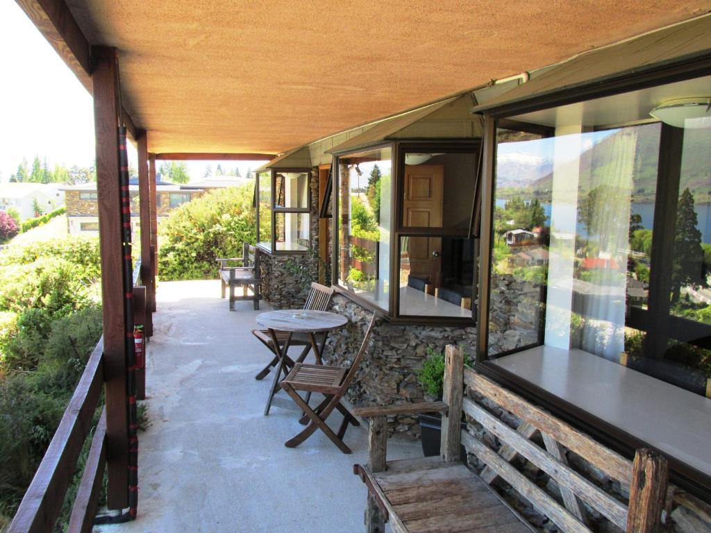 Lakeview Motel 3*