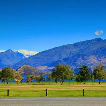 View Motel 4*