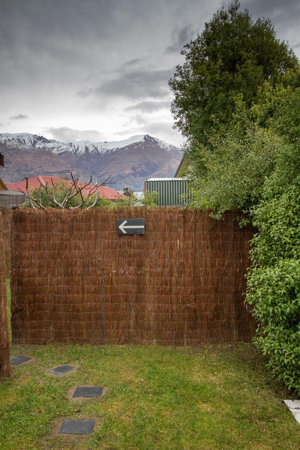Cosy Contemporary Hideaway Bed & Breakfast Wanaka