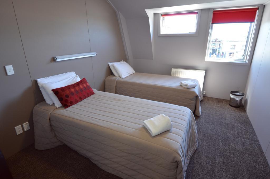 Hostel Base