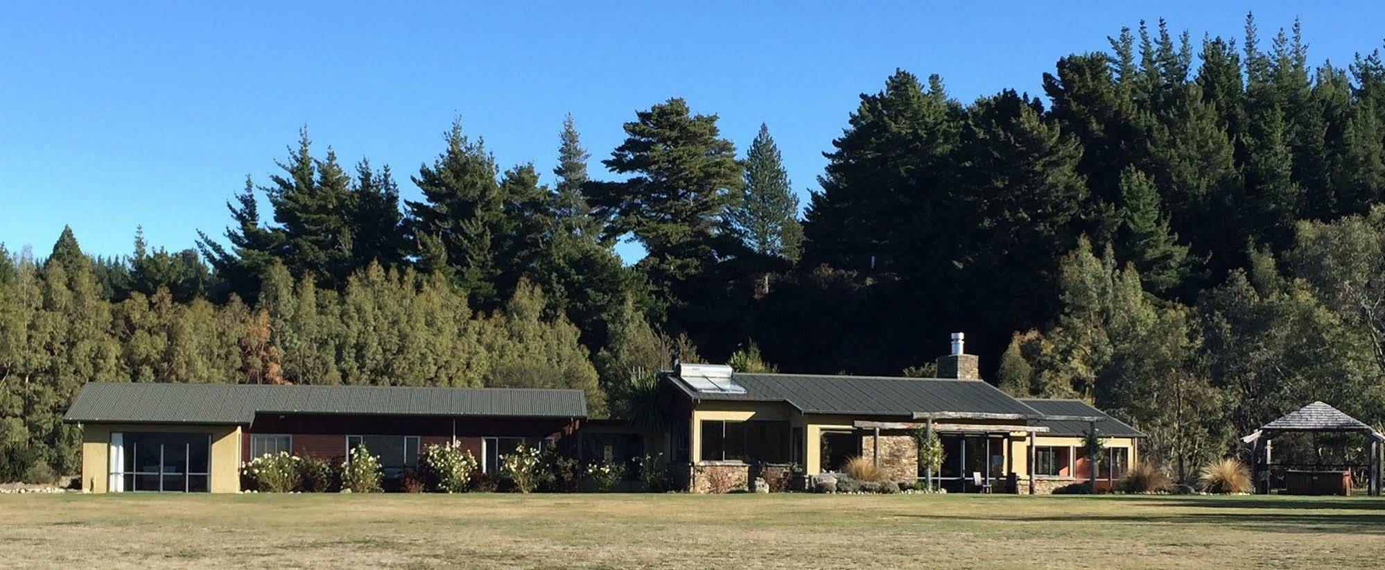 Hotel Mount Maude Country 3*