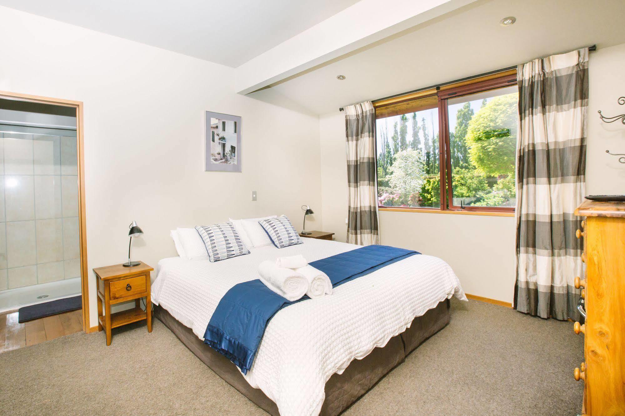 Berry Farm And Wanaka