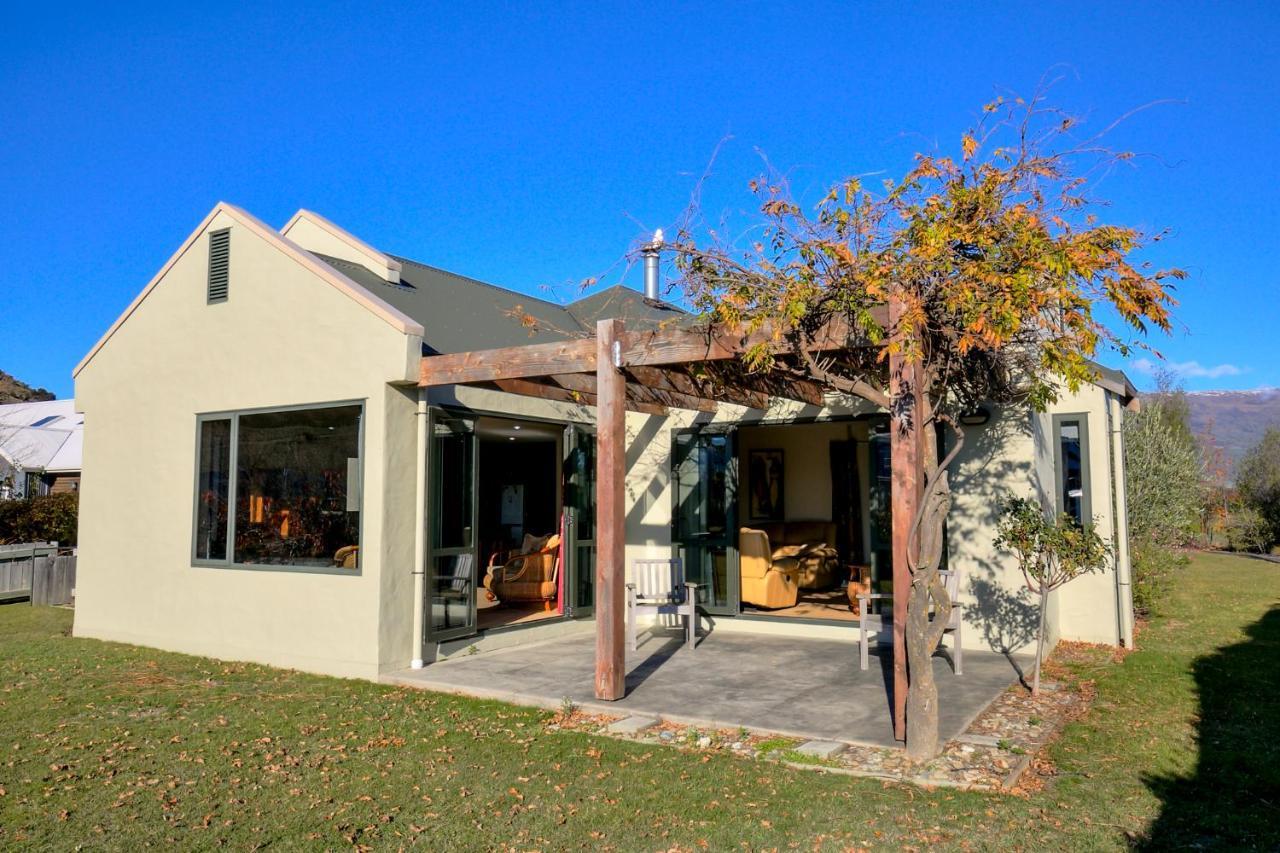 Allenby Place Holiday home
