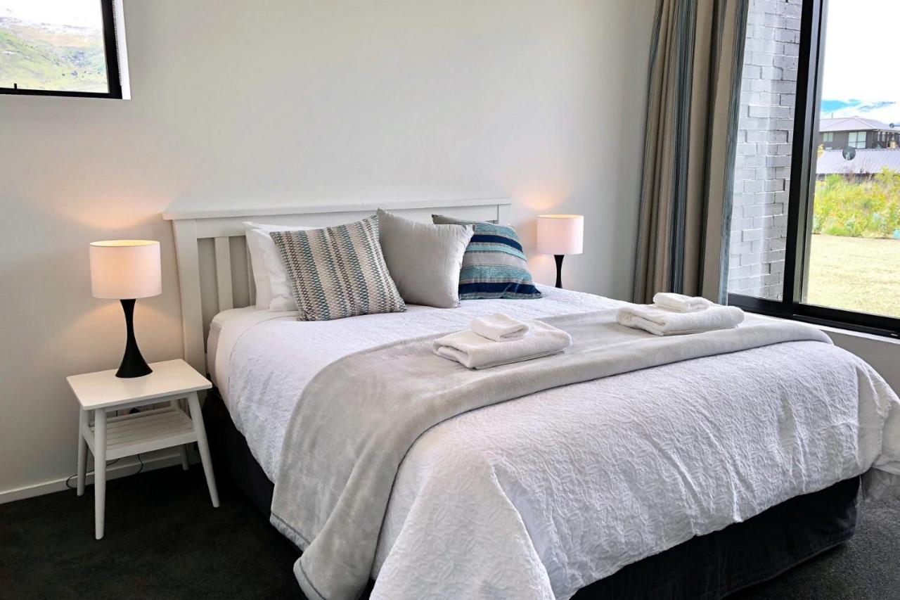Butel House - New Luxury Holiday home Wanaka