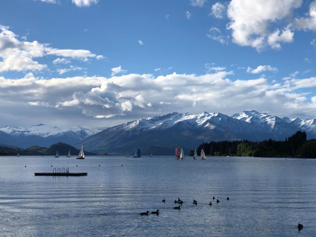 Walk To Town, & Mountain Views Wanaka