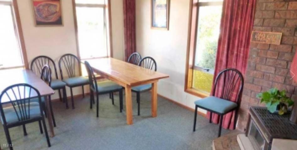 Holly's Backpackers Hostel