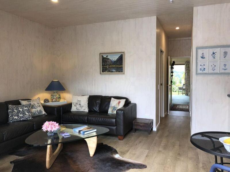 Central | Lake & Mtn Views | Well Appointed Apartment Wanaka