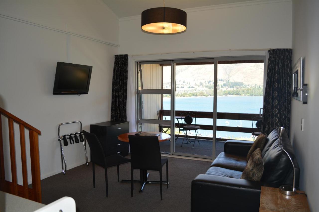 Lakeview Motel 3*