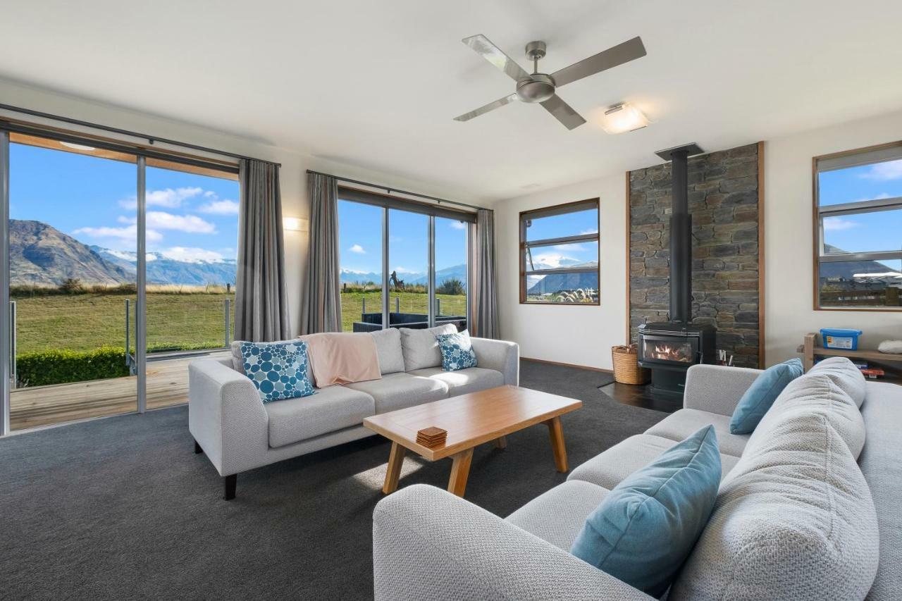 Infinity Views - Modern Wanaka