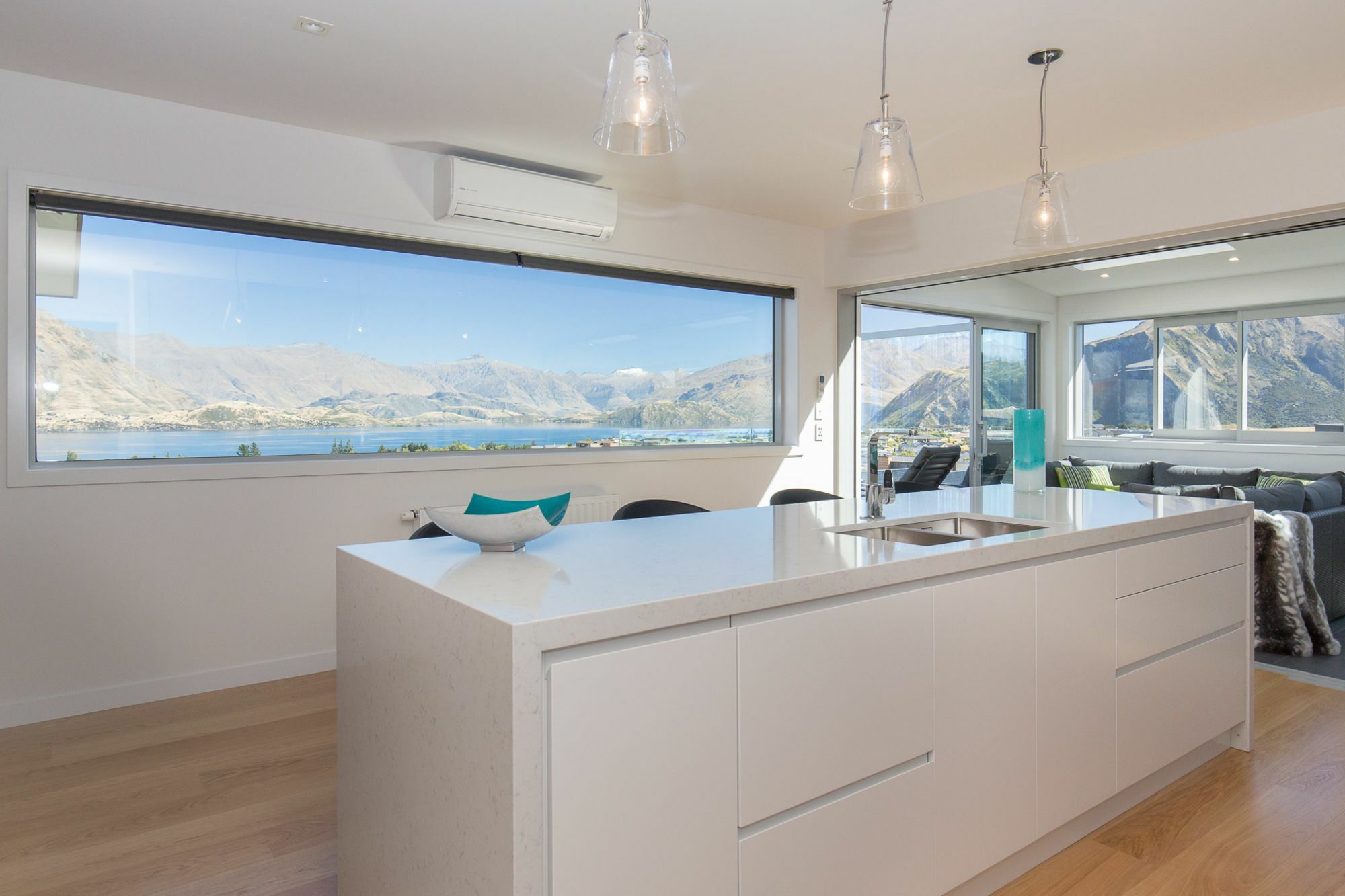 Forest Heights - Sleeps 8 - & Mountain Views - Pool & Sauna Holiday home Wanaka