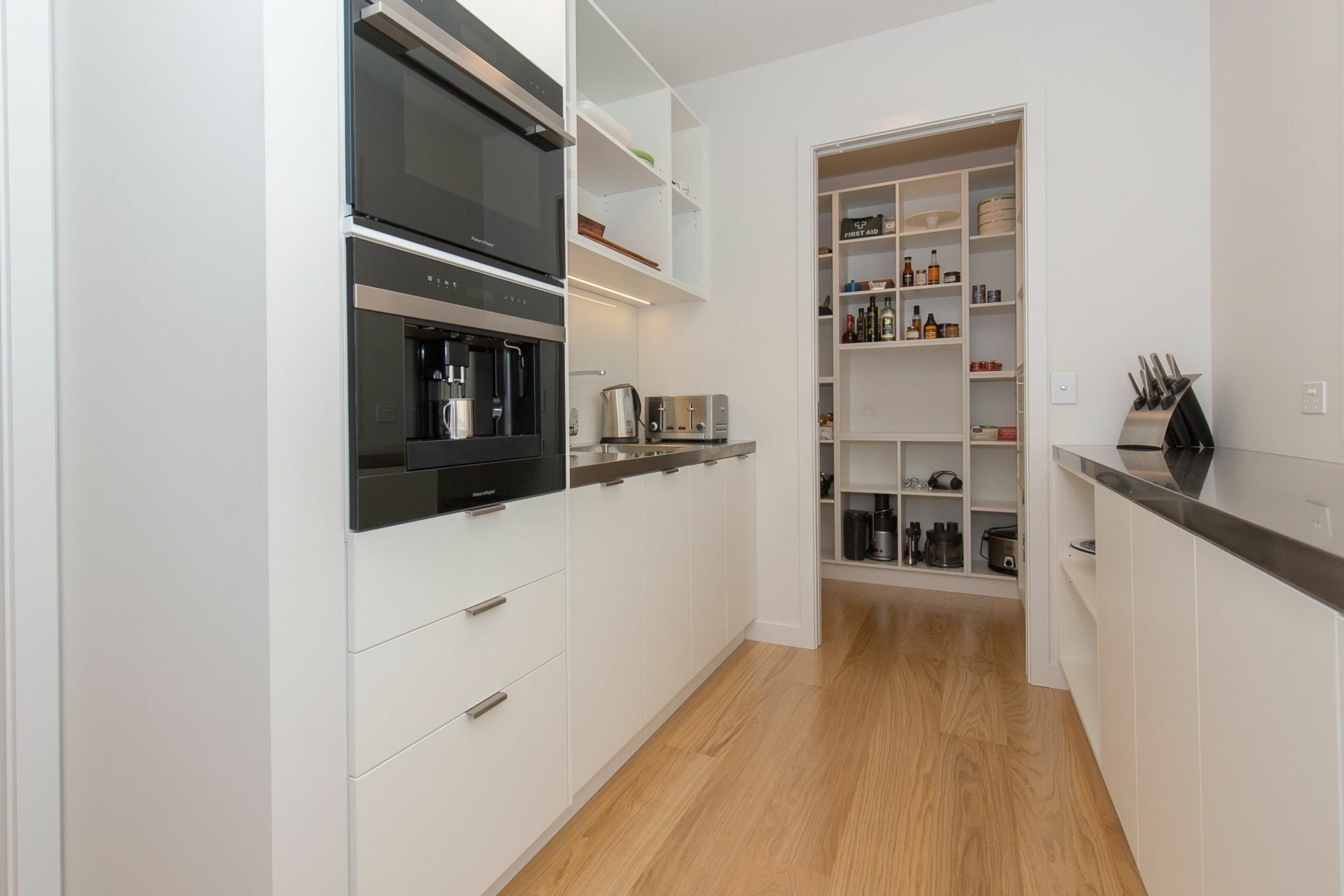 Forest Heights - Sleeps 8 - & Mountain Views - Pool & Sauna Holiday home