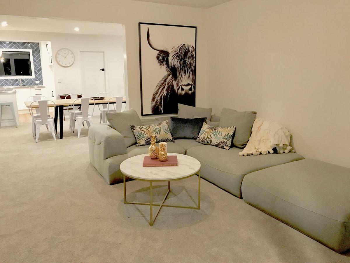 Holiday home 2 - Handsome And Sunkissed On The Doorstep To Wanaka