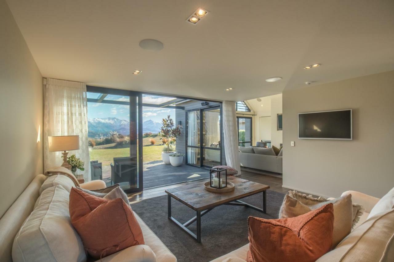 Black Peak Views * Wanaka