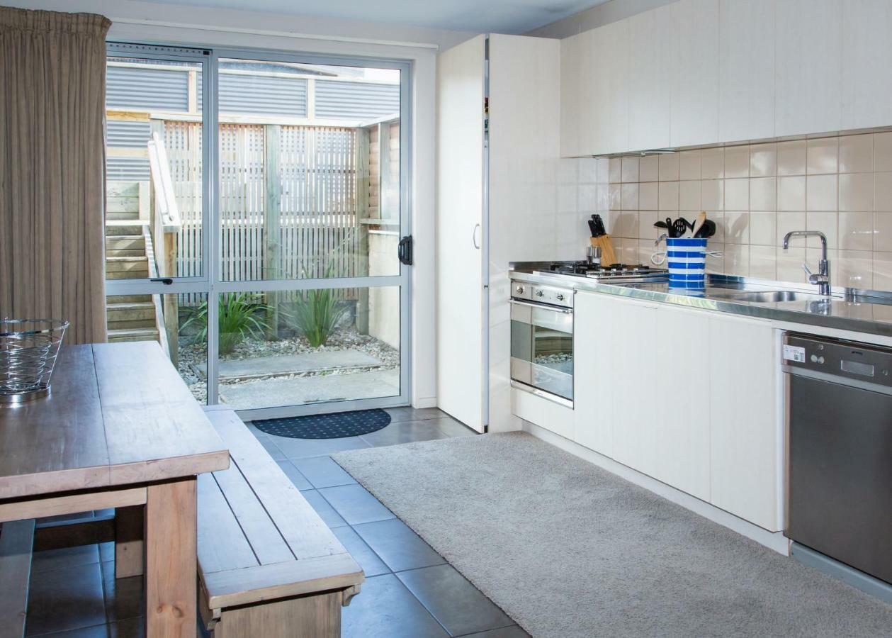 62 Apartment *