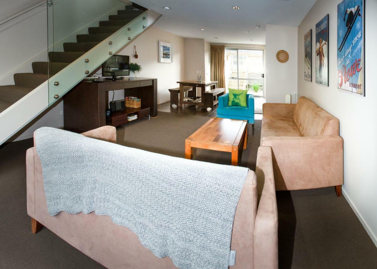 Apartment 62 *