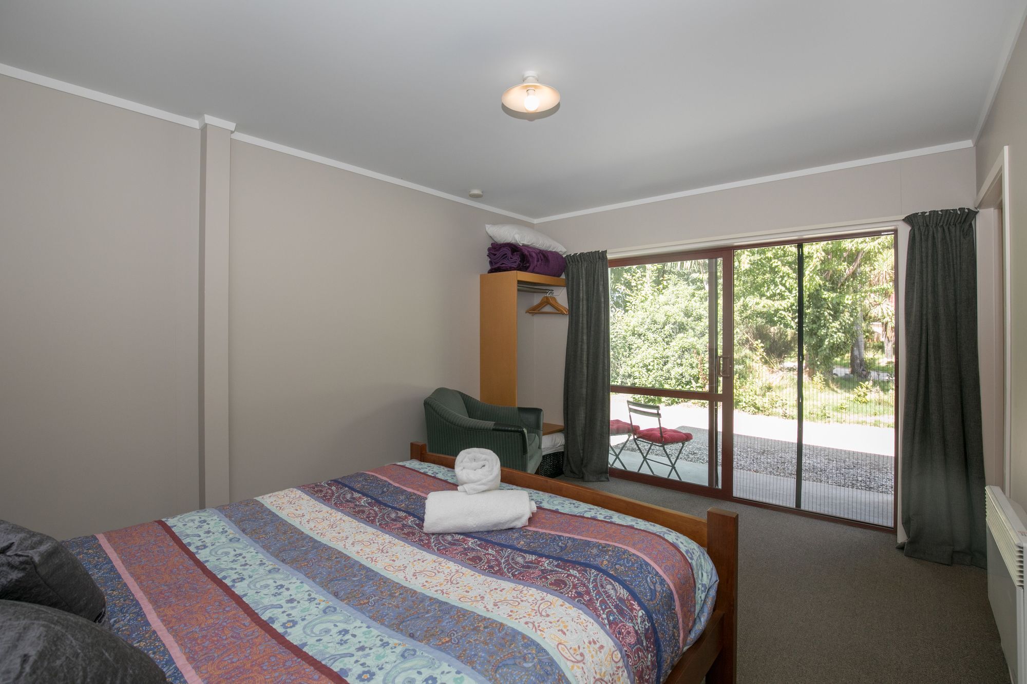 Oasis, Yurt & The Shed Hotel Wanaka