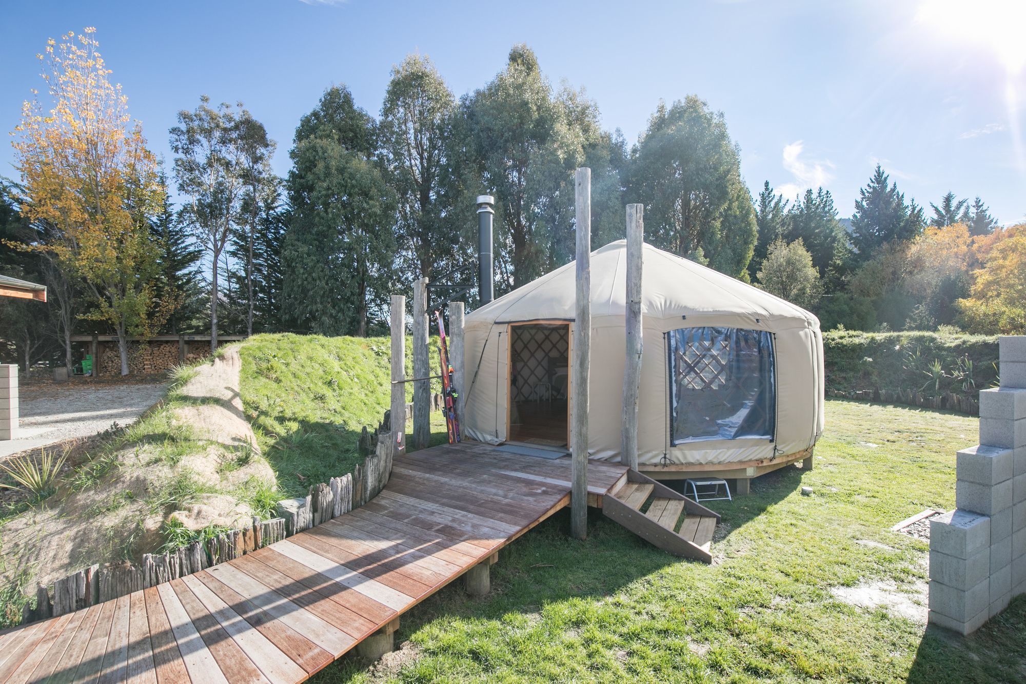 Hotel Oasis, Yurt & The Shed