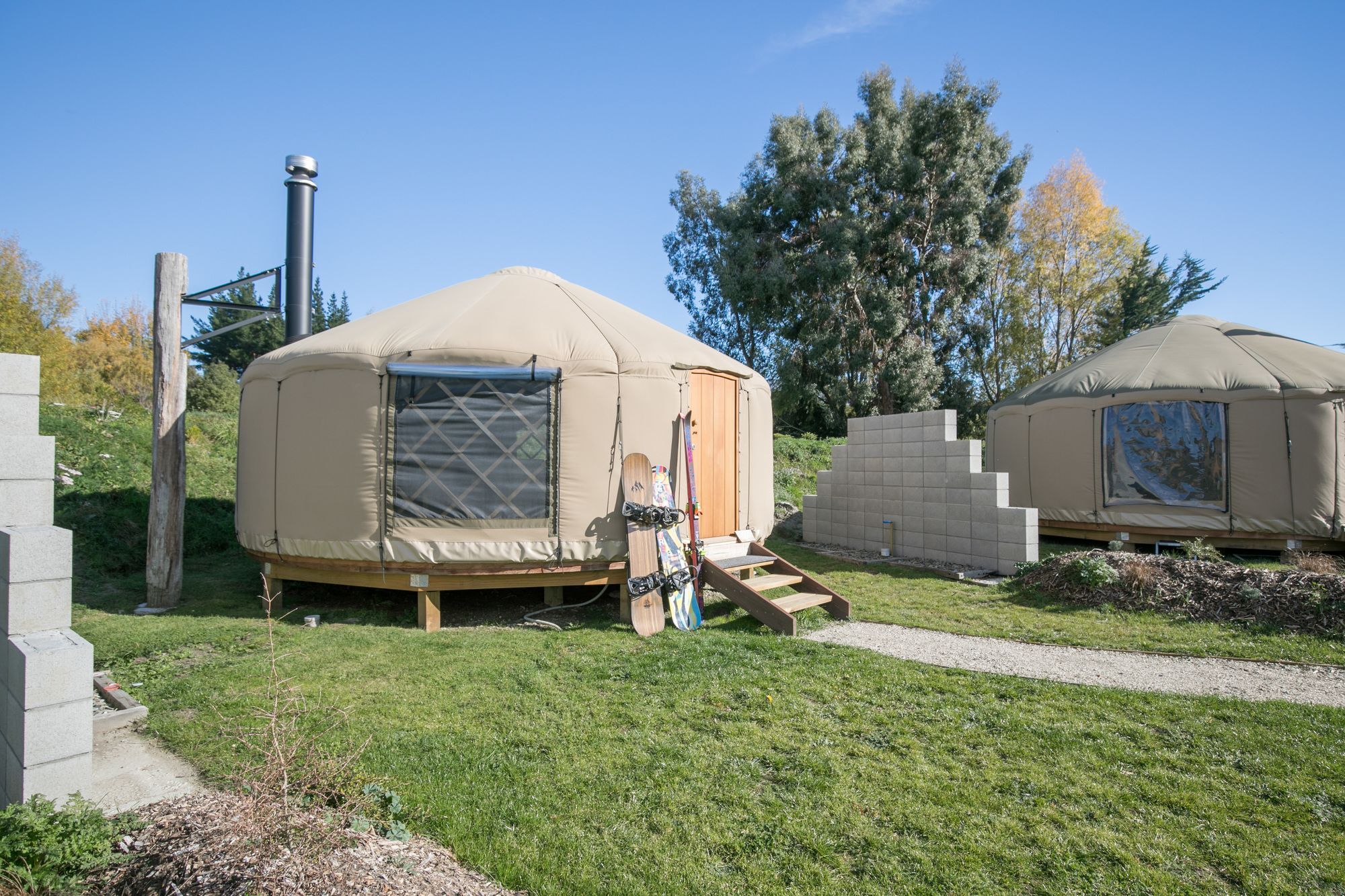 Oasis, Yurt & The Shed Hotel Wanaka