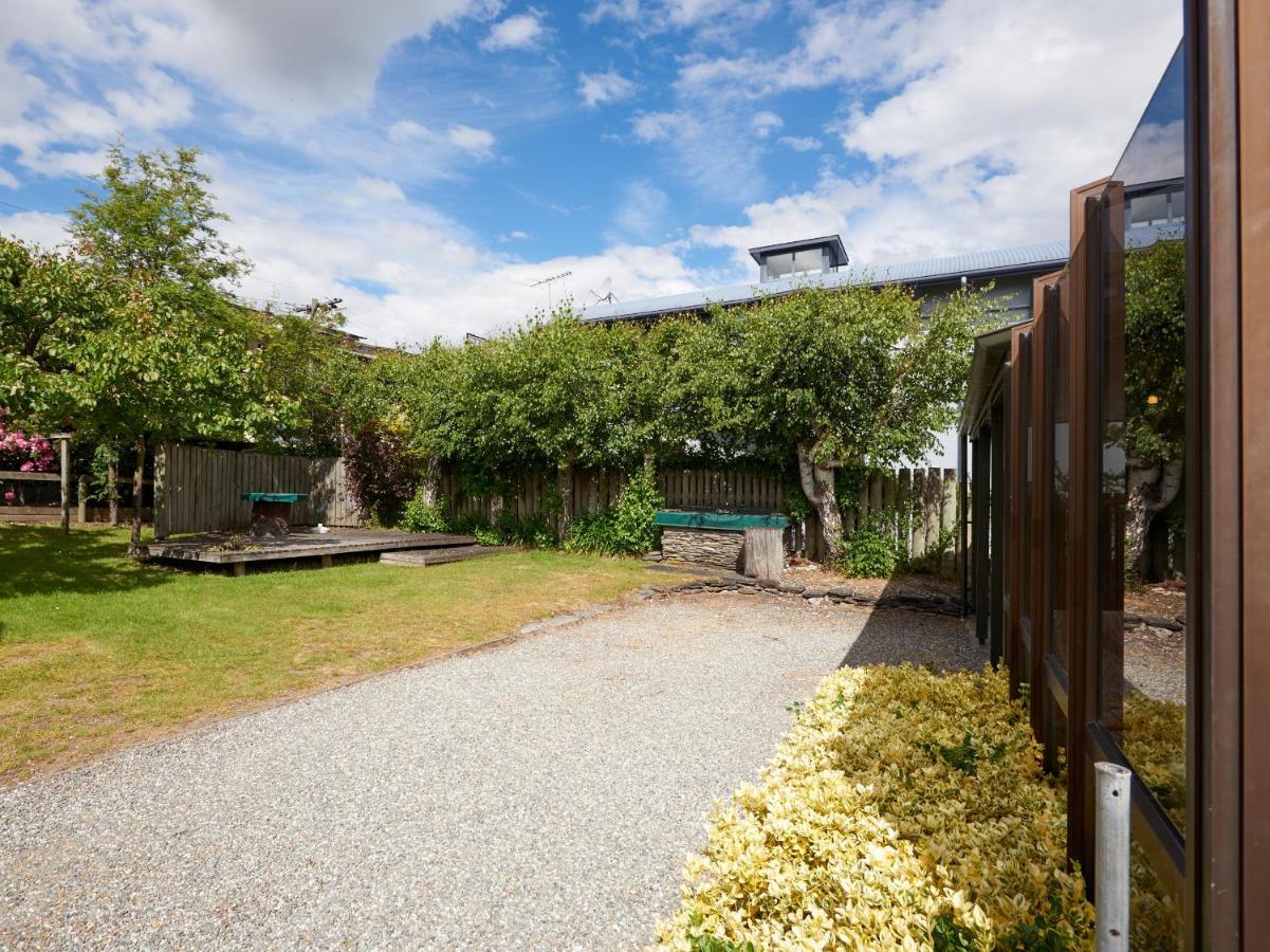 Lakeside Serenity - Holiday home Wanaka