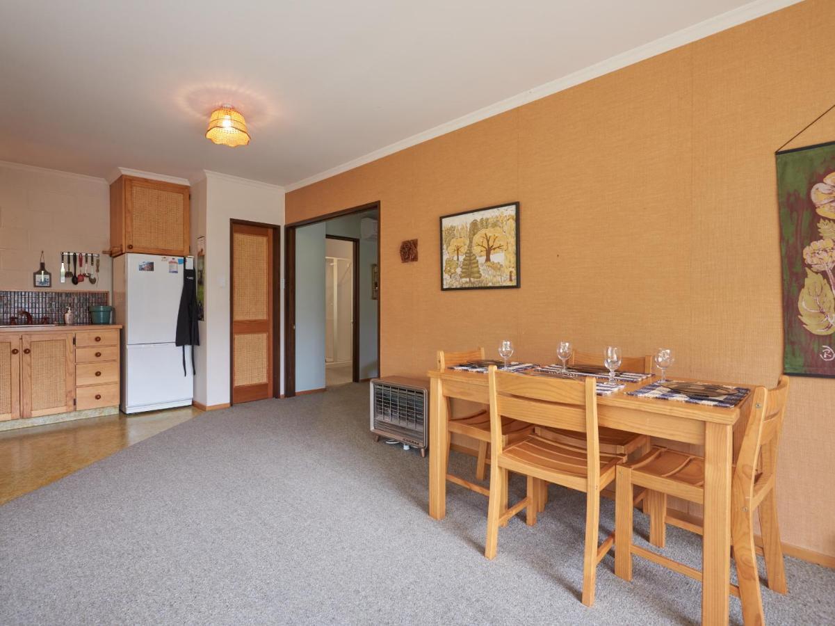 Holiday home Lakeside Serenity - *