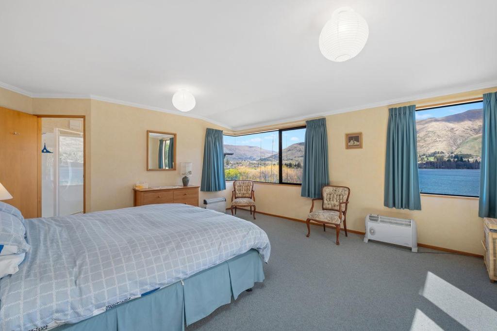 Holiday home Lakeside Serenity - *