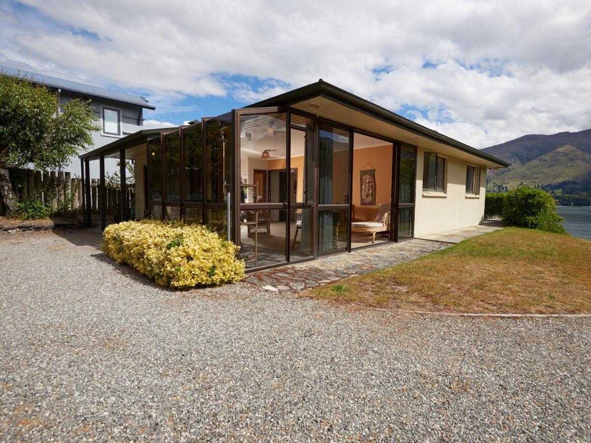 Lakeside Serenity -