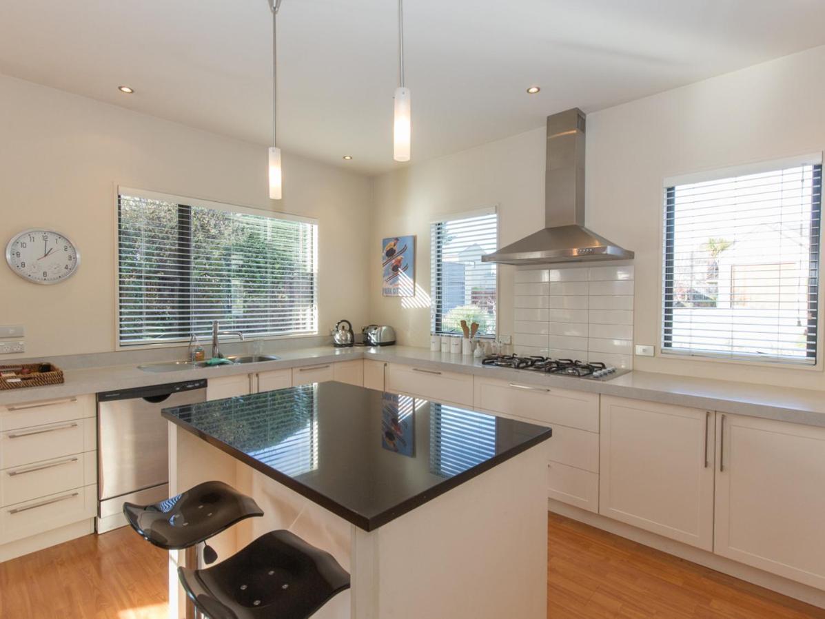 Modern Haven - Holiday home Wanaka