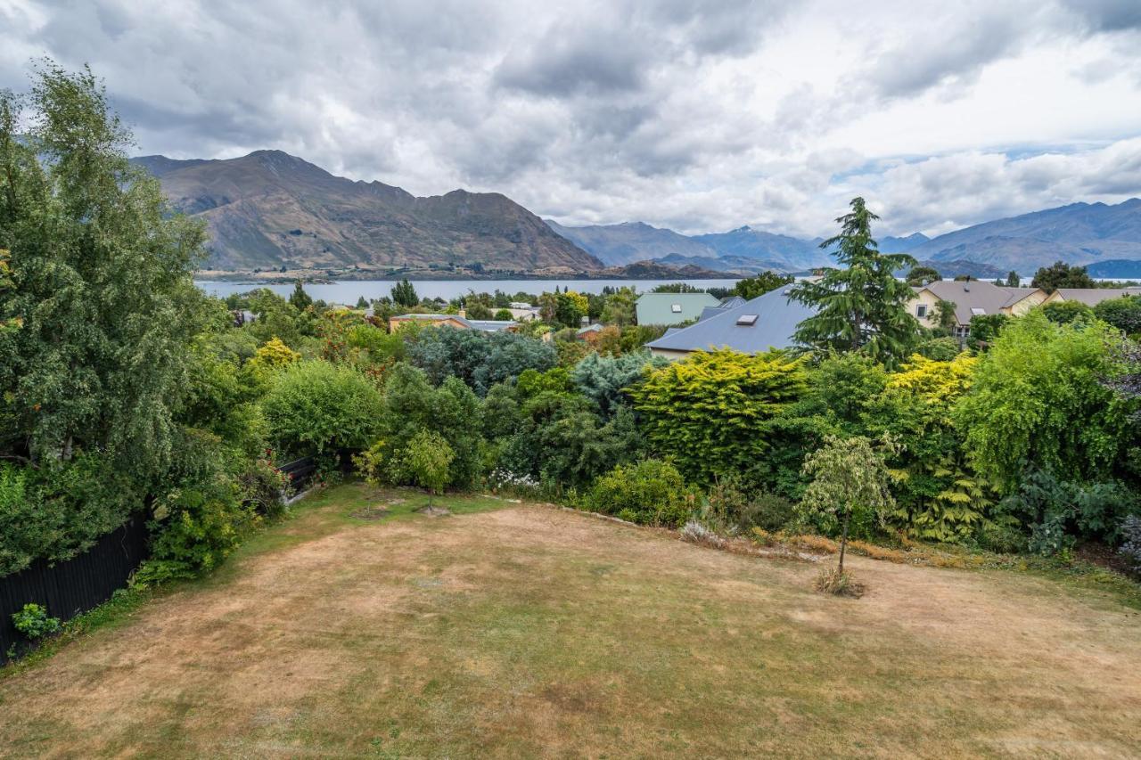 Views, Space, Comfort, The Perfect Holiday Treat Wanaka