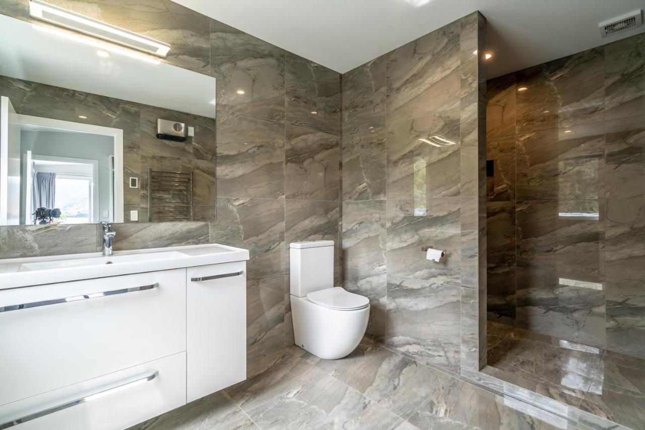 Views, Space, Comfort, The Perfect Holiday Treat