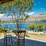 The Lakefront Gem - Wanaka Holiday Home