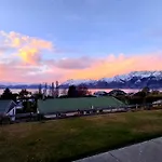 52Sq Hawea Apartment, Lake And Mountain Views!!
