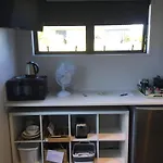 Cozy Stylish Studio Entry Off Northburn Road
