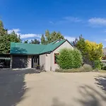 Rata Street Retreat