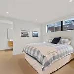 Guest House With Mountain Views