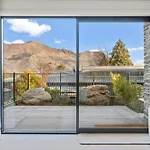 Guest House With Mountain Views