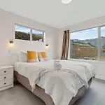 Home With Alpine Views Wanaka