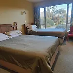 Retro Ski Lodge - Wanaka Holiday Home
