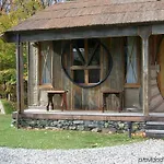 Minaret Lodge