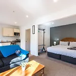 Modern Private Apartment