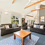Charming On Cherry - Wanaka Holiday Home
