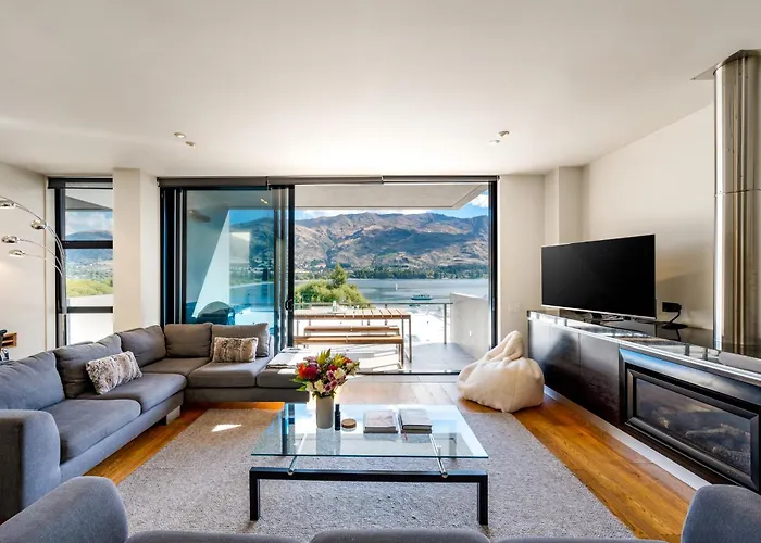 Lakefront View Apartment With Sauna