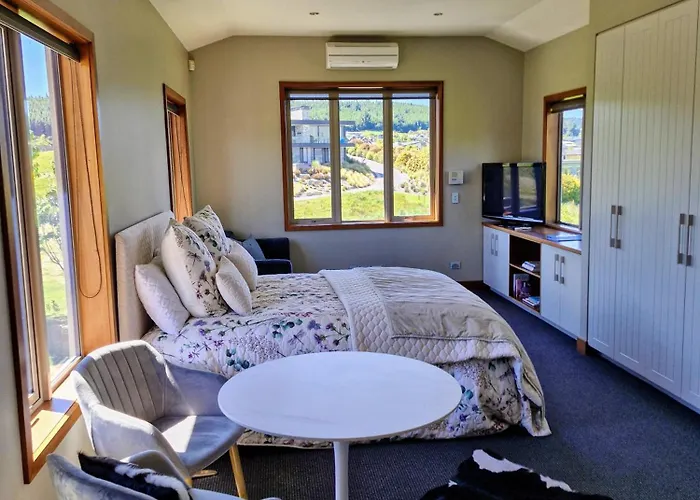 Studio Nestled In Ridgecrest