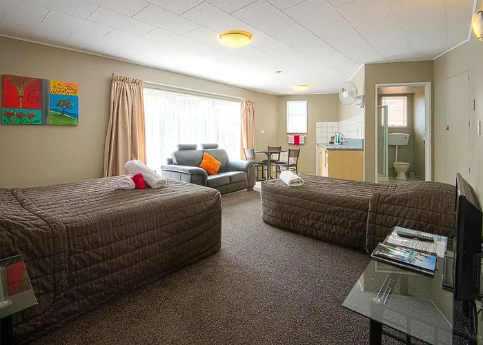 Manuka Crescent Motel