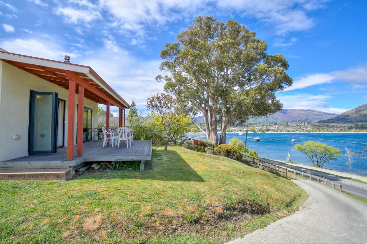 The Lakefront Gem - Holiday home *